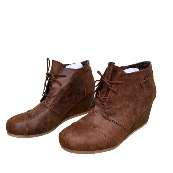 Maurices Cheri Lace Up Wedge Heel Ankle Bootie Brown Distressed Cognac Size 11 - Picture 2 of 10